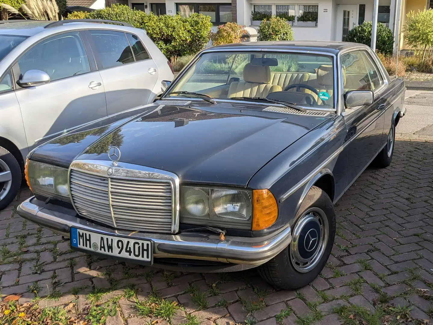 Mercedes-Benz 230 CE Blau - 2