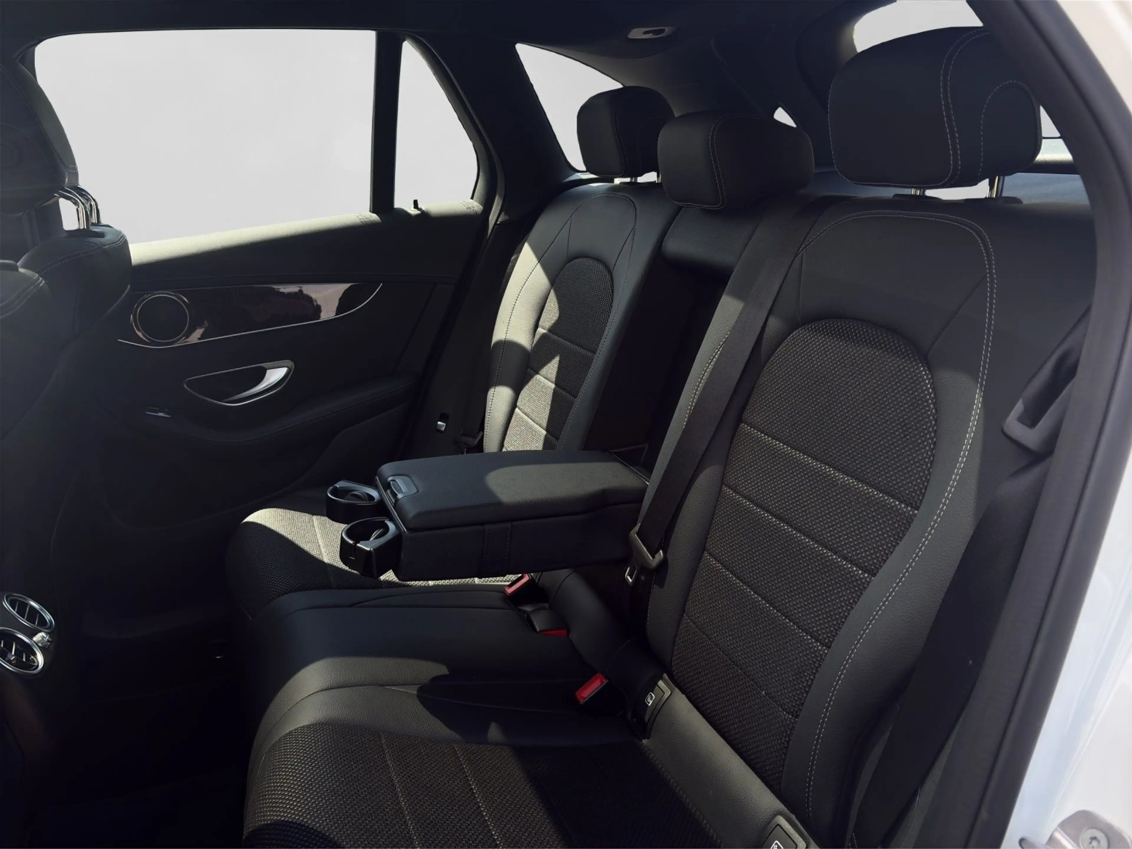 Mercedes-Benz GLC 220 d 4 Matic EXCLUSIVE AHK PANO LED — photo 6