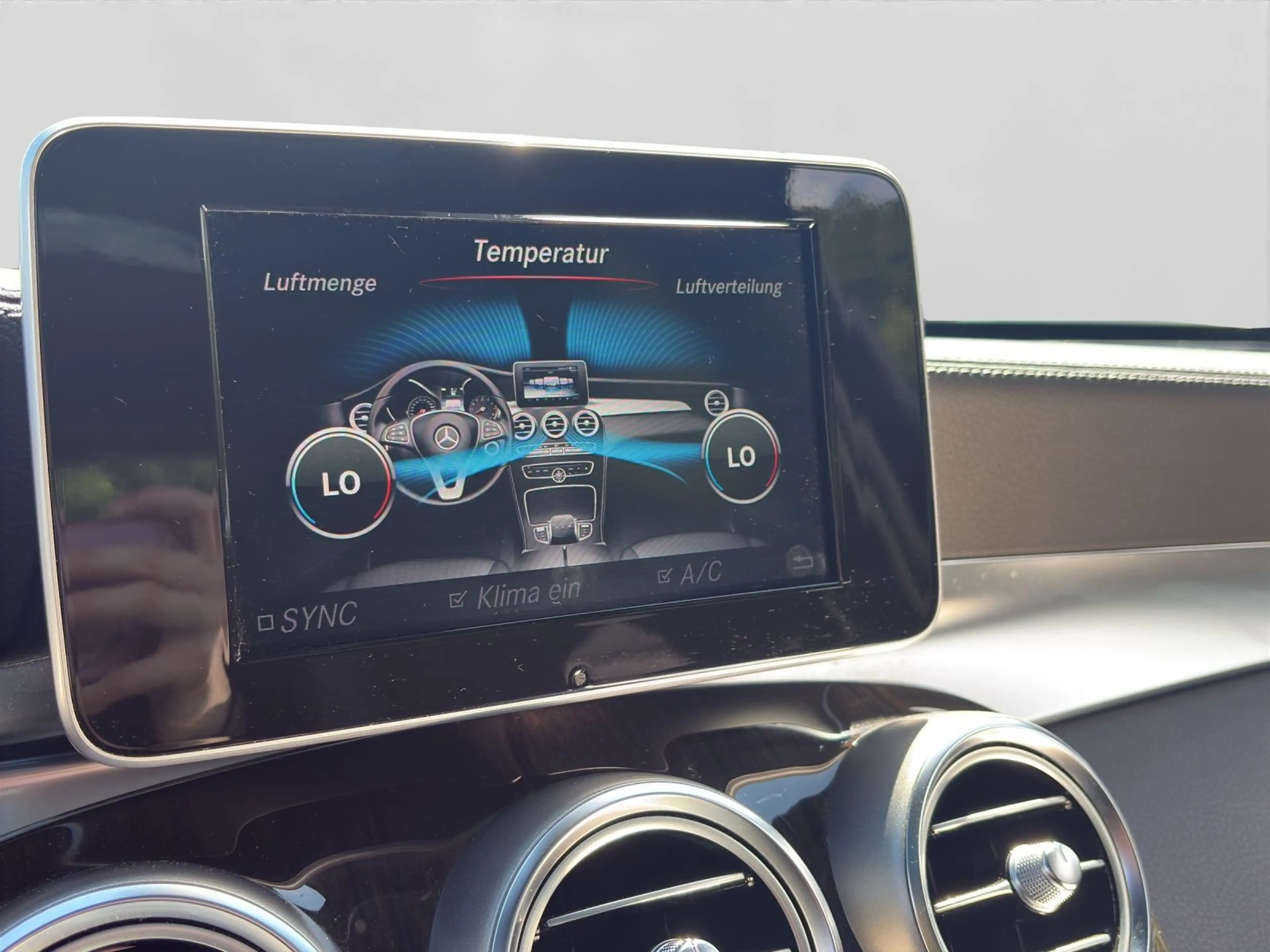 Mercedes-Benz GLC 220 d 4 Matic EXCLUSIVE AHK PANO LED — photo 13