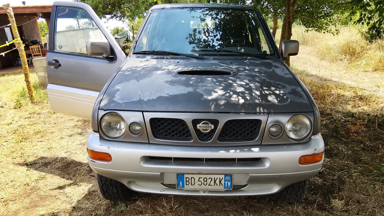 Nissan Terrano 5p 2.7 td Safari, foto 2