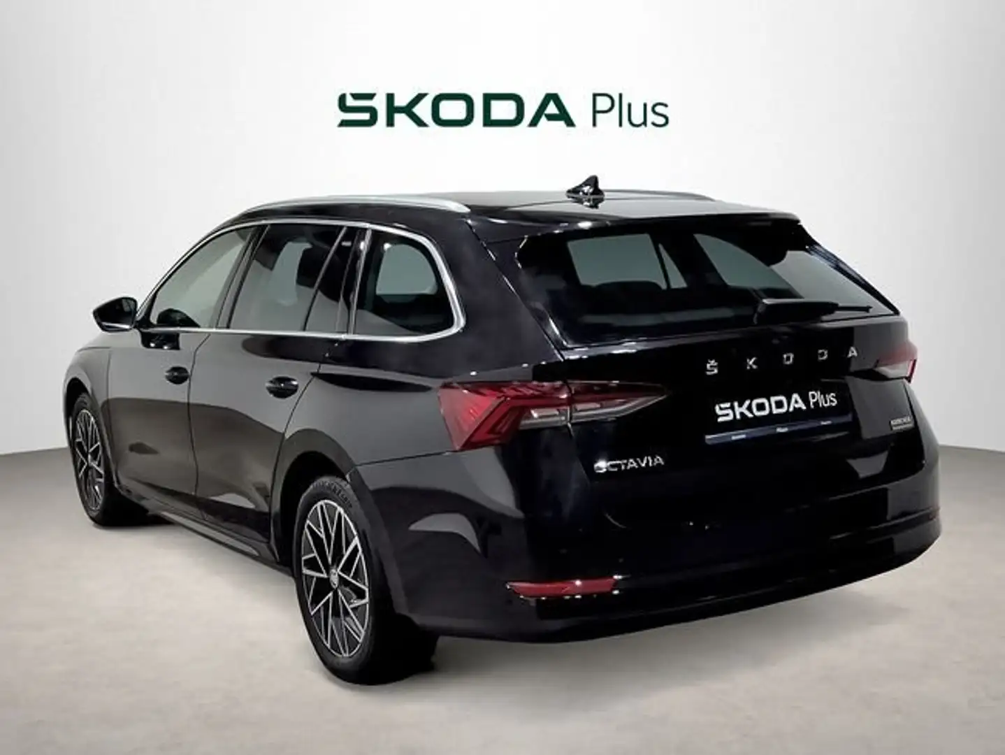 Skoda Octavia Combi 2.0TDI Selection DSG 110kW Negro - 2