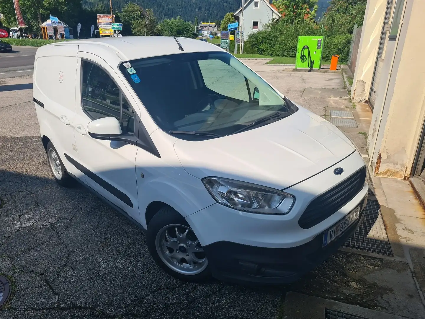 Ford Courier 1,0 EcoBoost Turbo *NEUER Motor Bílá - 1