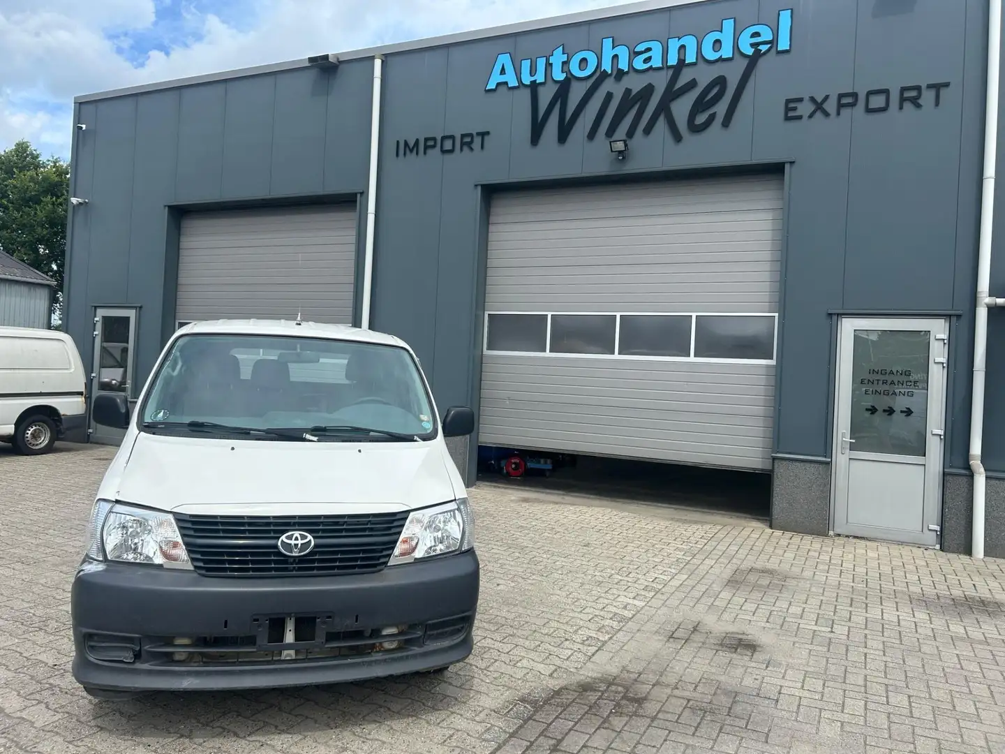 Toyota Hiace 2.5 D-4D KWB - 2