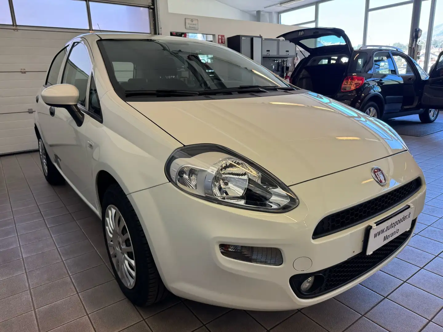 Fiat Punto 1.2 8V 5 porte MyStyle Blanc - 2