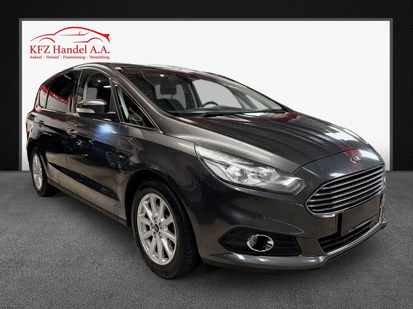 Ford S-Max Titanium AWD * 7 SITZE * ALLRAD * FINANZIERUNG * Grau - 2