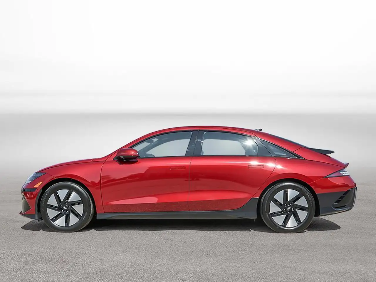 Hyundai IONIQ 6 снимка Hyundai IONIQ 6