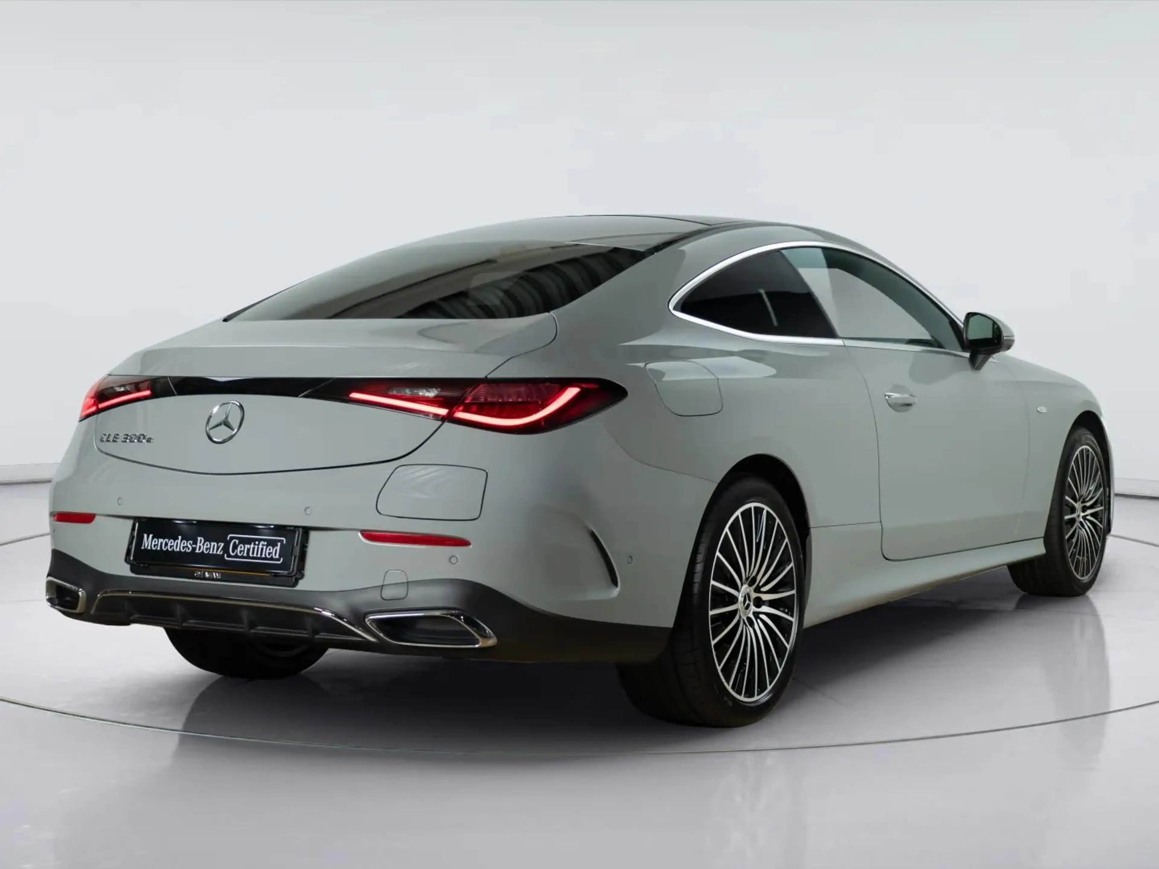 Mercedes-Benz CLE 300 Coupé e AMG Line | Panorama dak — photo 2