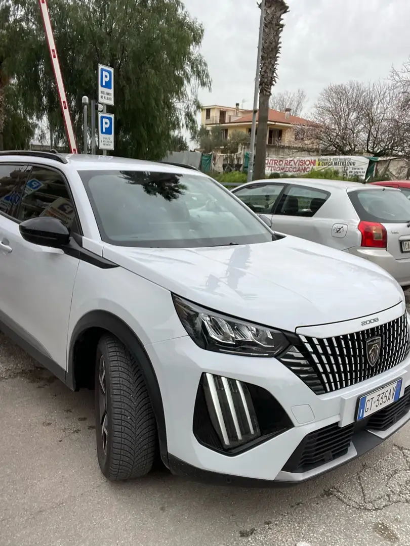 Peugeot 2008 1.2 puretech Allure s&s 130cv eat8 GPL Bianco - 1