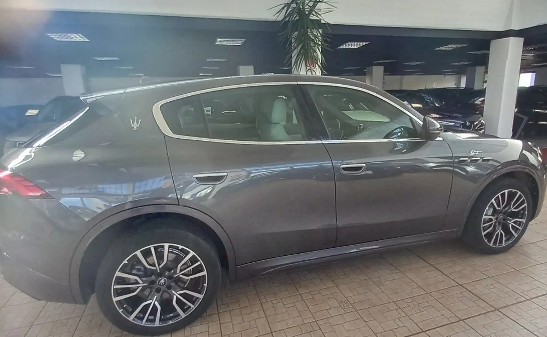 Maserati Grecale MHEV 300 CV AWD GT Q4 Grigio - 2