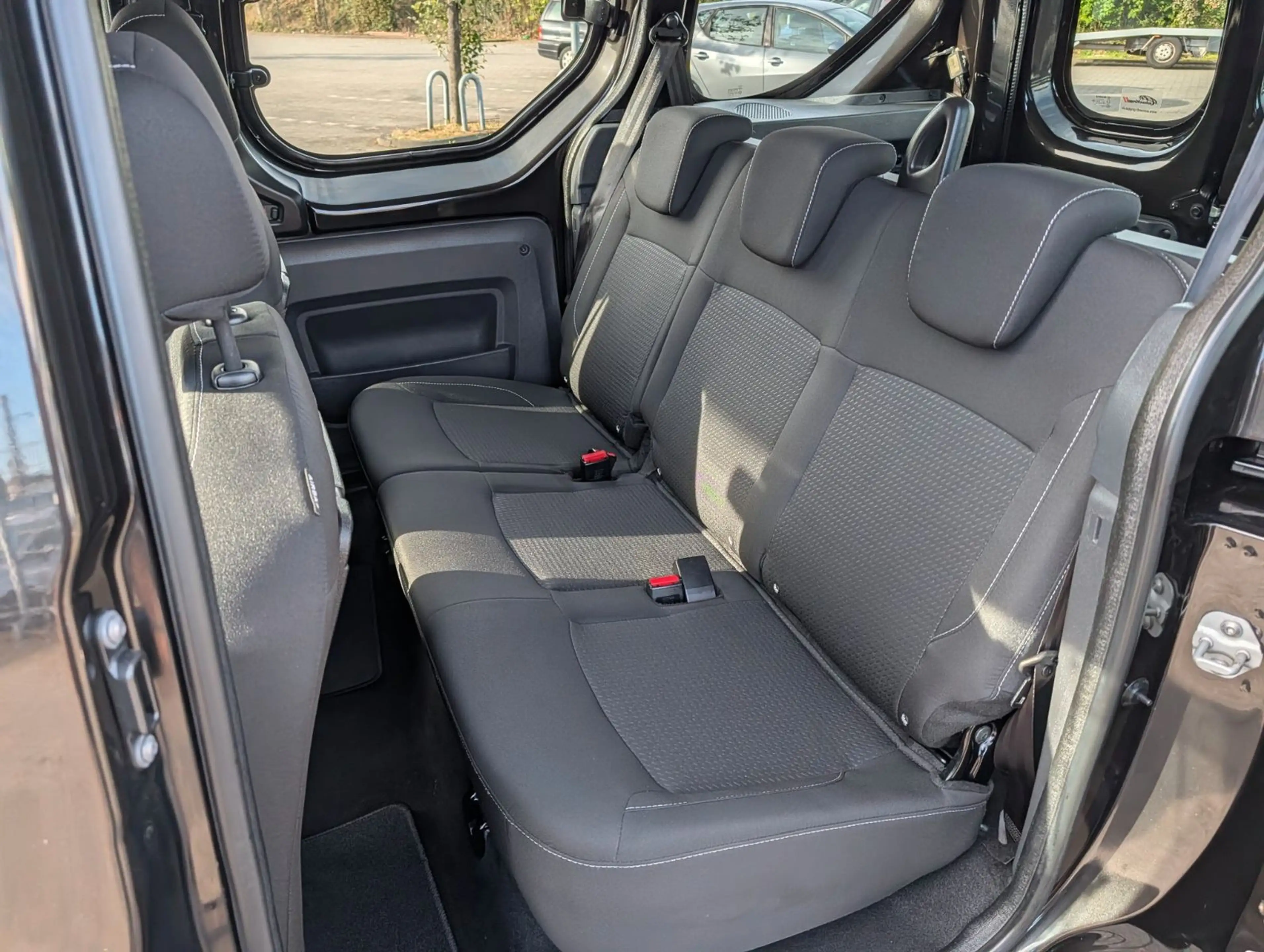 Dacia Dokker GARANTIE NAVI CARPLAY KLIMA TEMPOMAT AHK — photo 15
