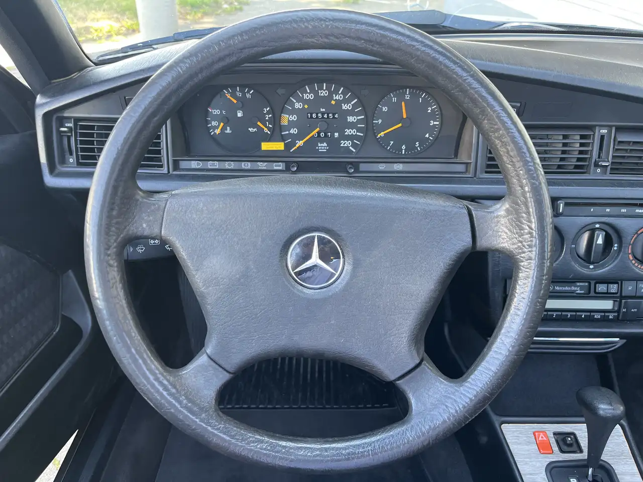 Mercedes-Benz 190 E 1.8 Automatik / TÜV 06.2028 / H-Zulassung, foto 8