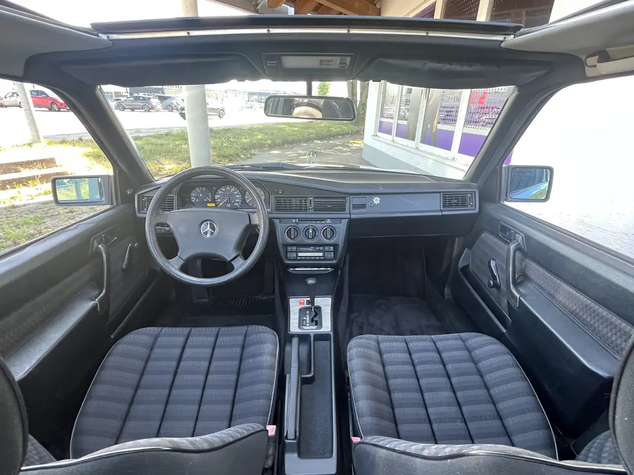 Mercedes-Benz 190 E 1.8 Automatik / TÜV 06.2028 / H-Zulassung, foto 7