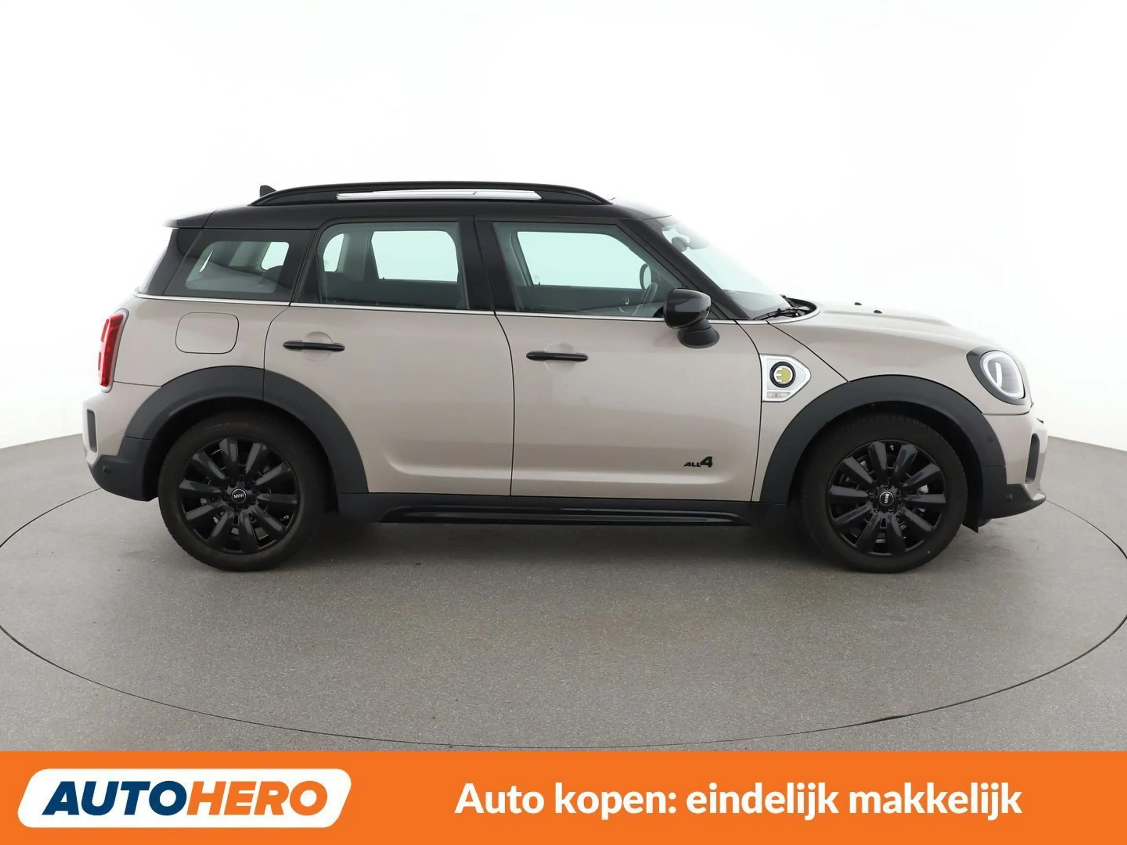 MINI Cooper SE Countryman Cooper S E Hybrid ALL4 Classic Trim — photo 8