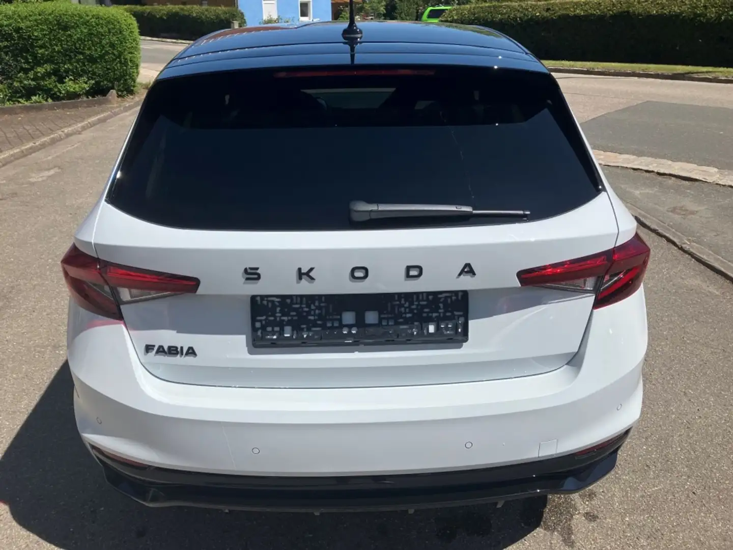 Skoda Fabia 1,5TSi Monte Carlo DSG ACC GV5 Kamera Weiß - 2