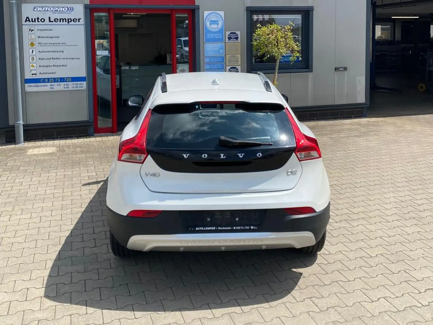 Volvo V40 You! Cross Country Weiß - 2