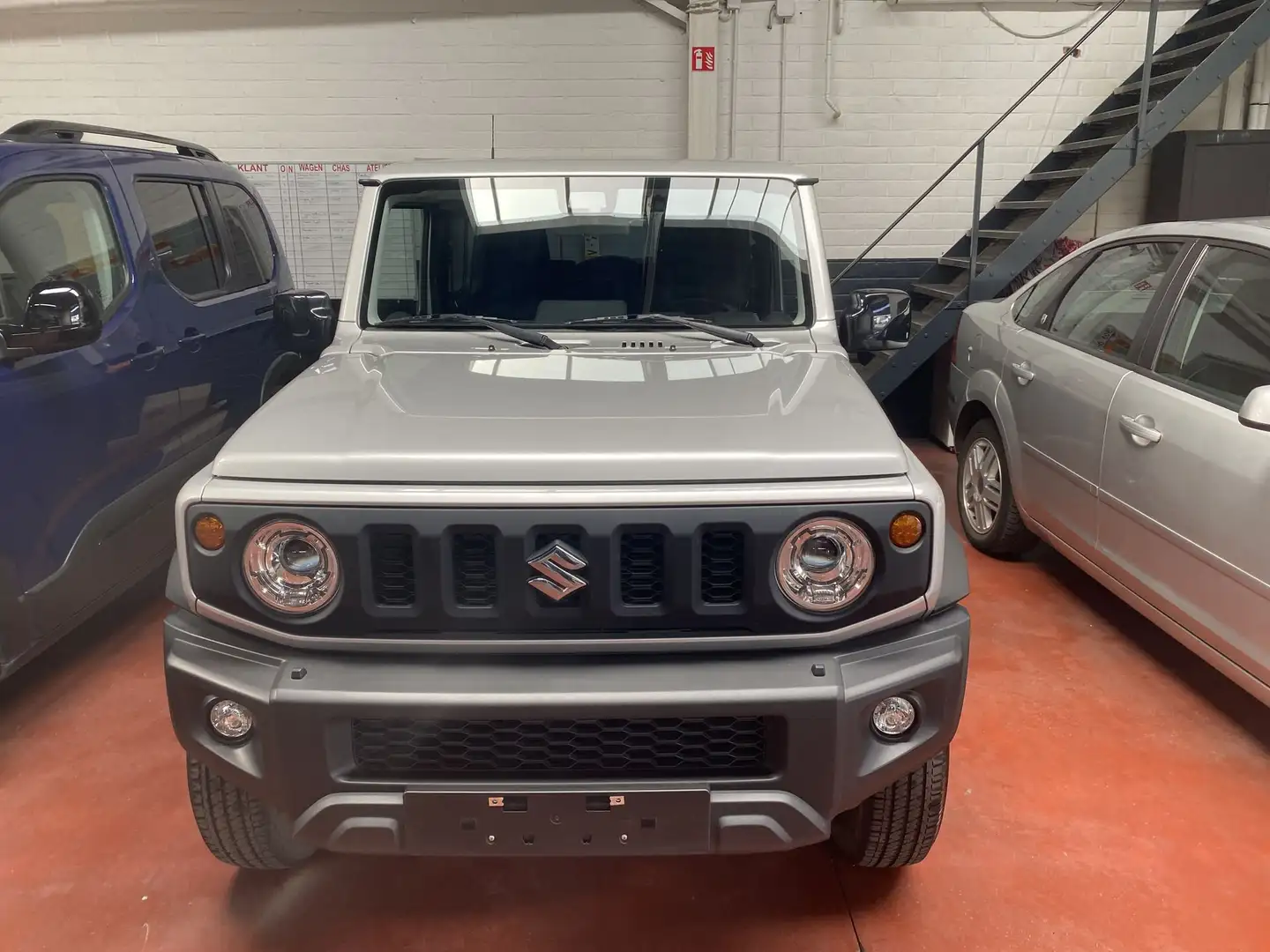 Suzuki Jimny GLX 4 plaatsen + Afneembare trekhaak + Navi - 2