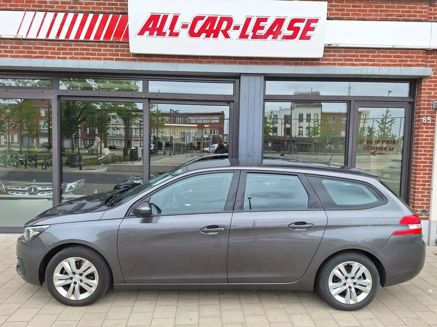 Peugeot 308 SW Active 1.2 Pure Tech/ 3D GPS/ airco/ trekhaak Zilver - 1