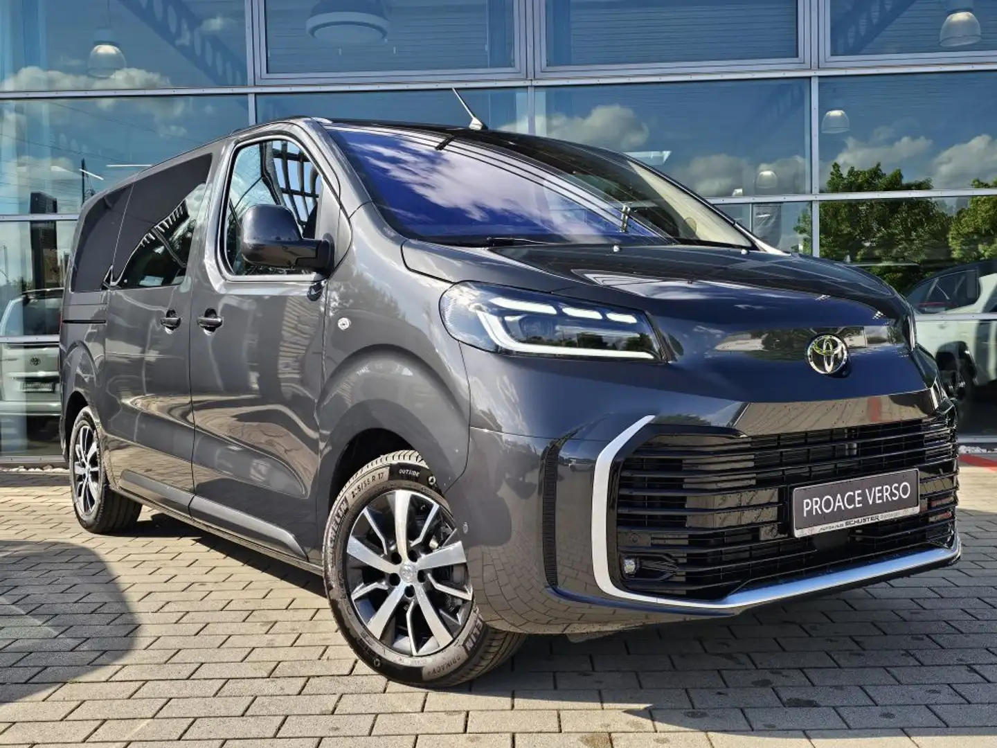 Toyota Proace Verso 2,0-D L1 Automatik Team Deutschland Szary - 1
