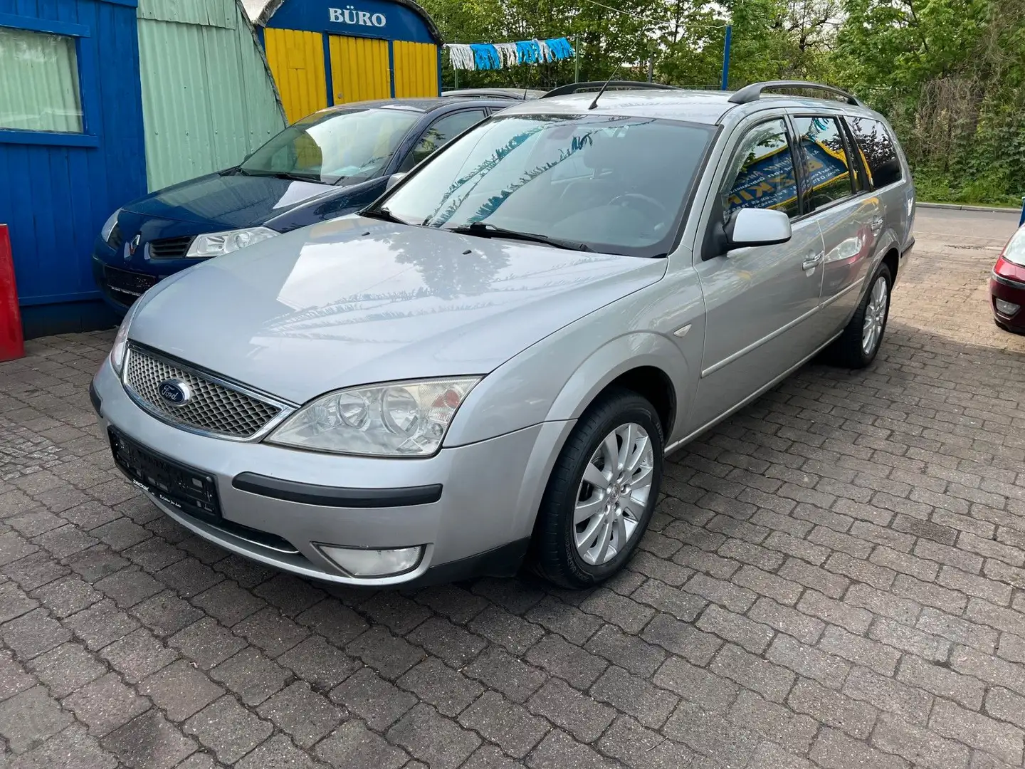 Ford Mondeo Turnier Ghia Tüv 05.2026 AHK SHZ ALU Silber - 1