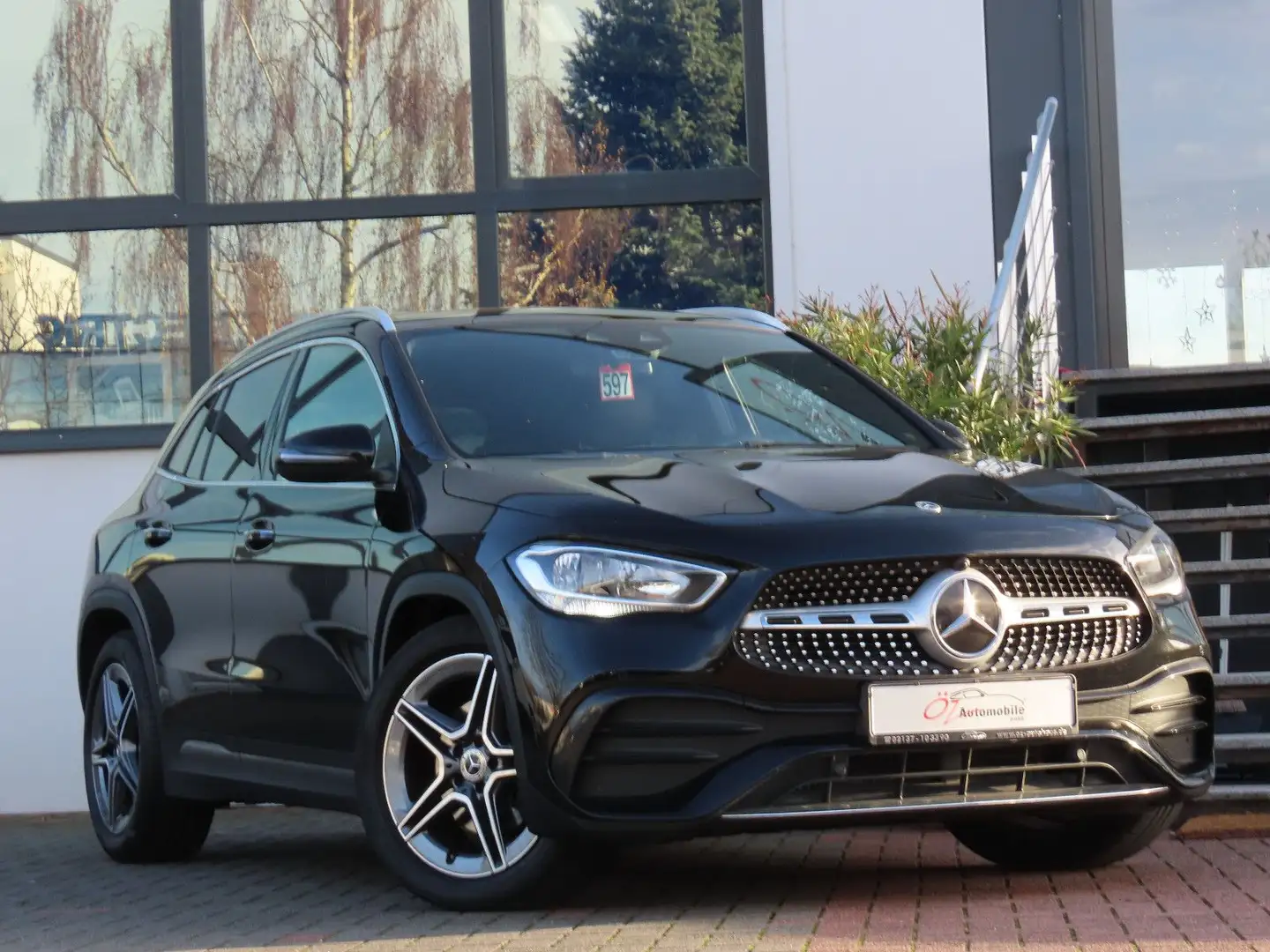 Mercedes-Benz GLA 220 d Autom. AMG-Line Keyless Alcantara Noir - 1