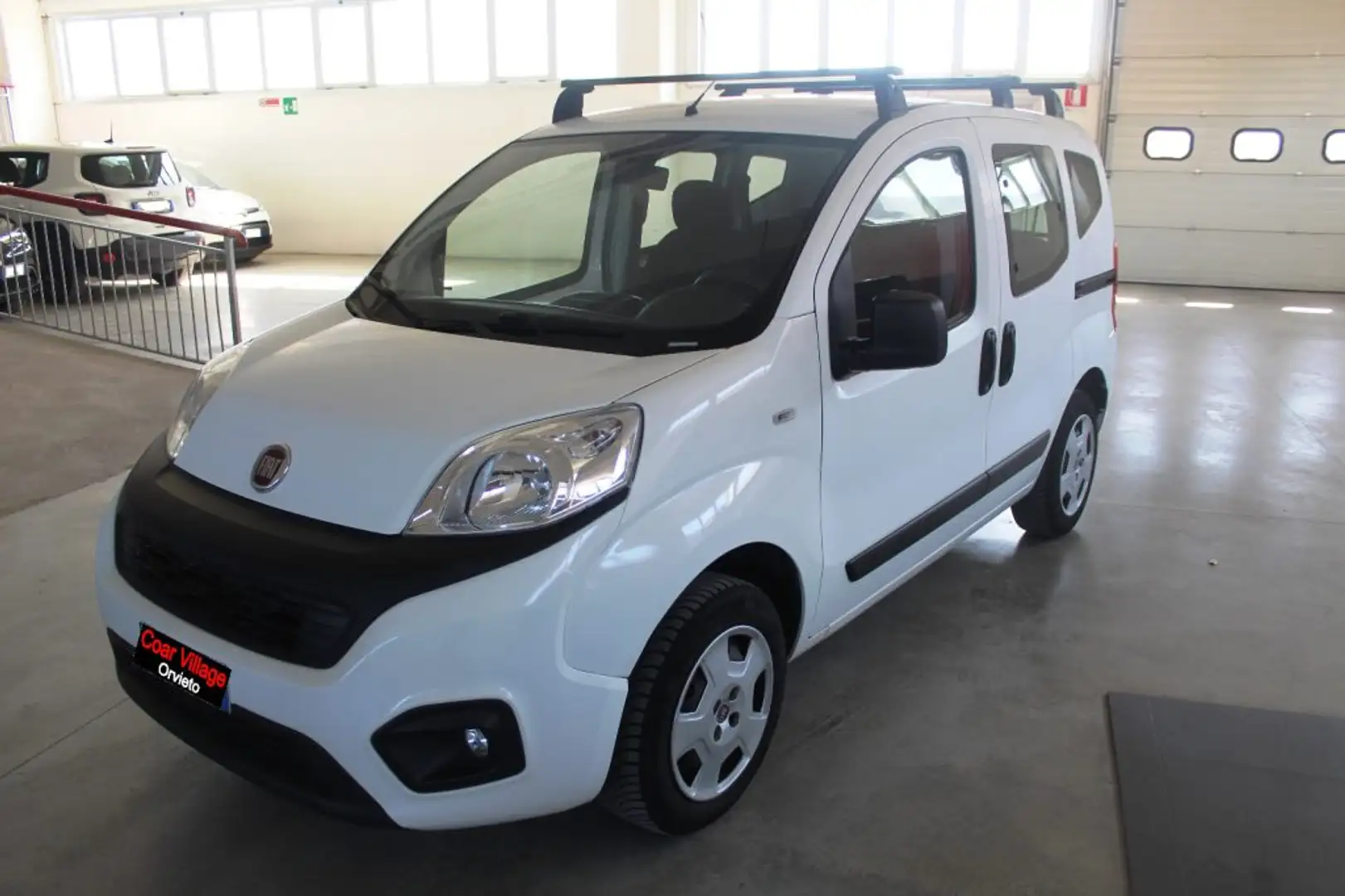 Fiat Qubo 1.4 8V 77 CV Easy - con GPL Weiß - 1