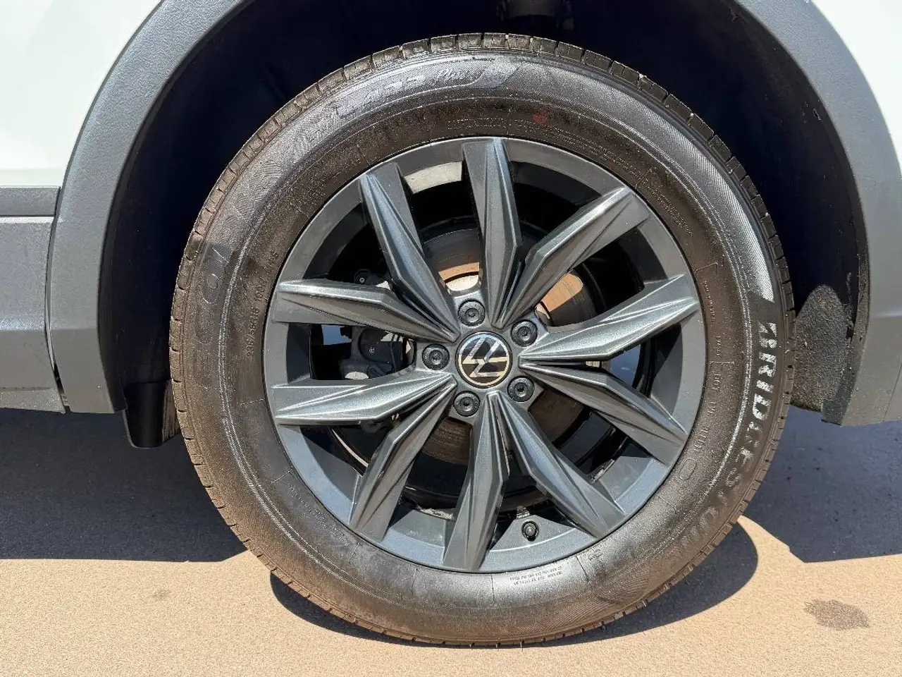 Volkswagen Tiguan снимка Volkswagen Tiguan