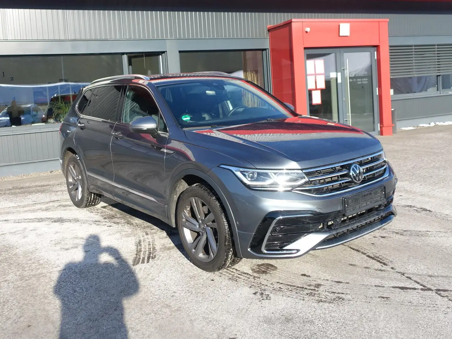 Volkswagen Tiguan Allspace R-Line 4Motion *MATRIX*STANDHEIZUNG*NAVI* Grau - 2