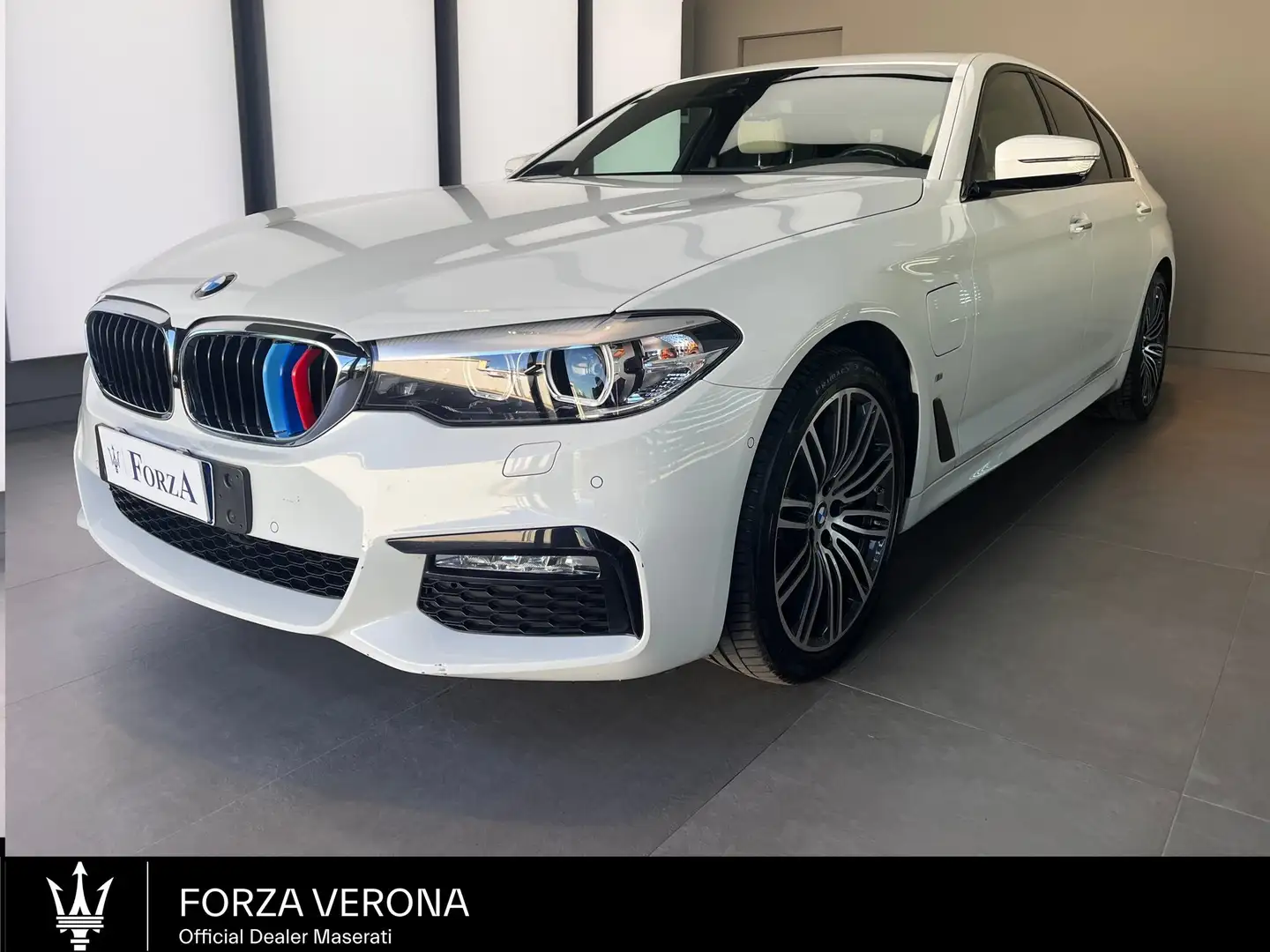 BMW 530 Serie 5 G30 2017 Berlina 530e Msport auto M Plugin Wit - 1