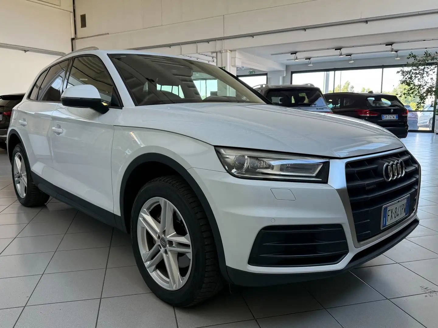 Audi Q5 2.0 tdi Business quattro 190cv !IVA ESPOSTA! Weiß - 1