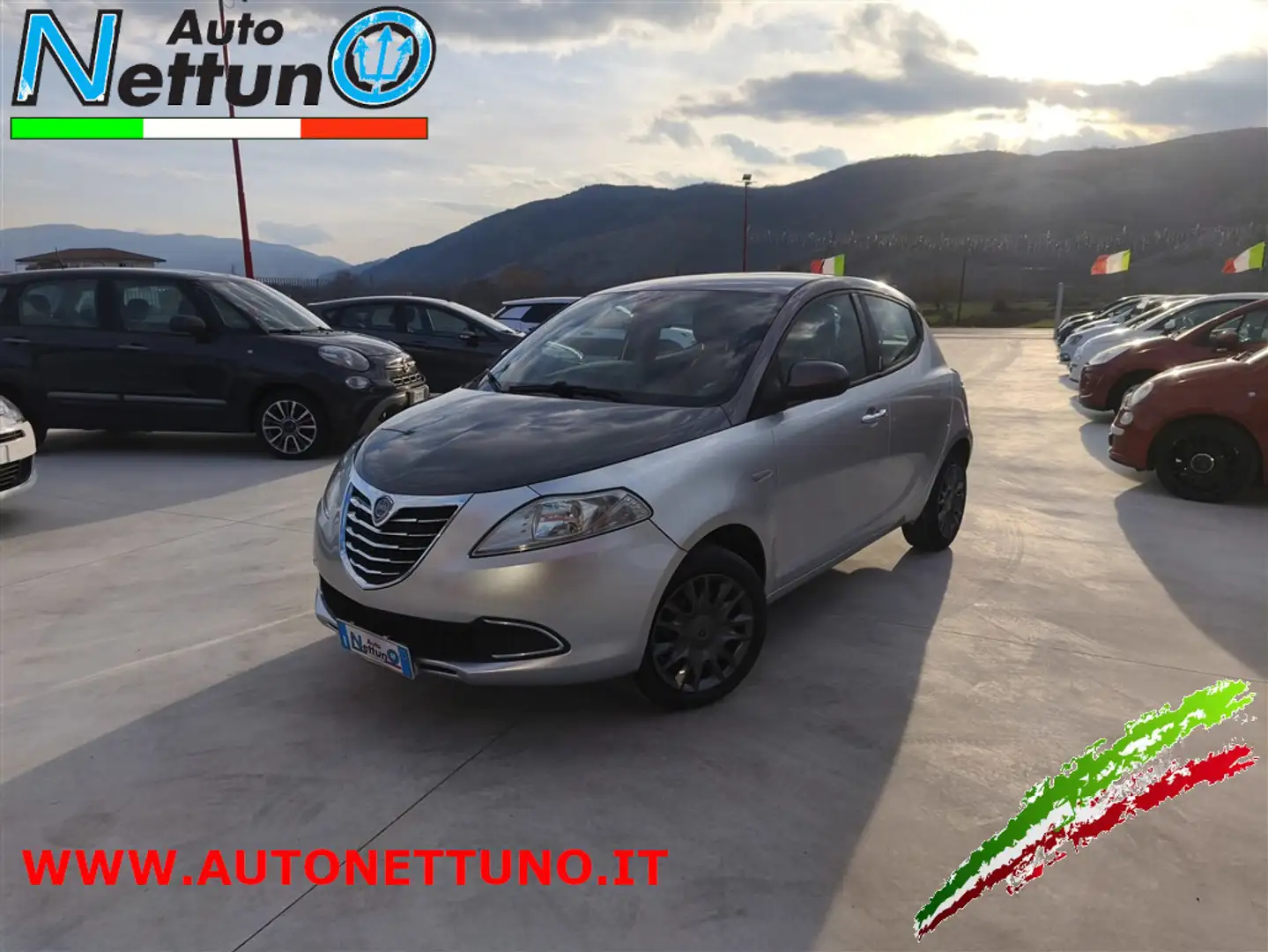 Lancia Ypsilon 1.2 69 CV 5 porte GPL Ecochic Gold Grijs - 1
