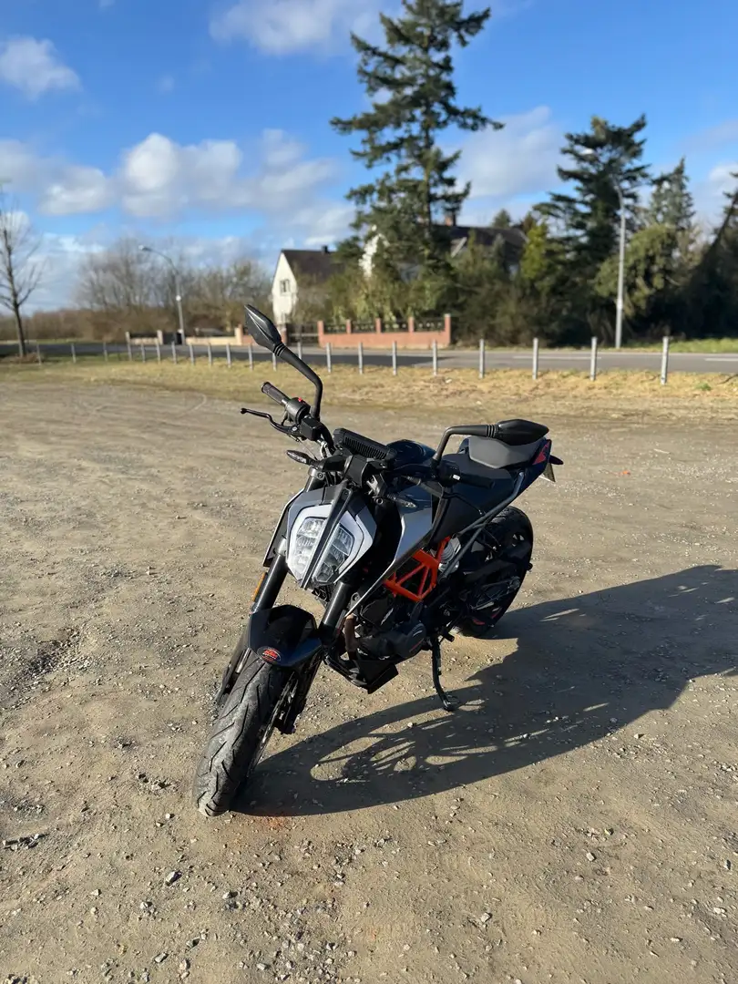 KTM 125 Duke drauf seztzten und los fahren - 1
