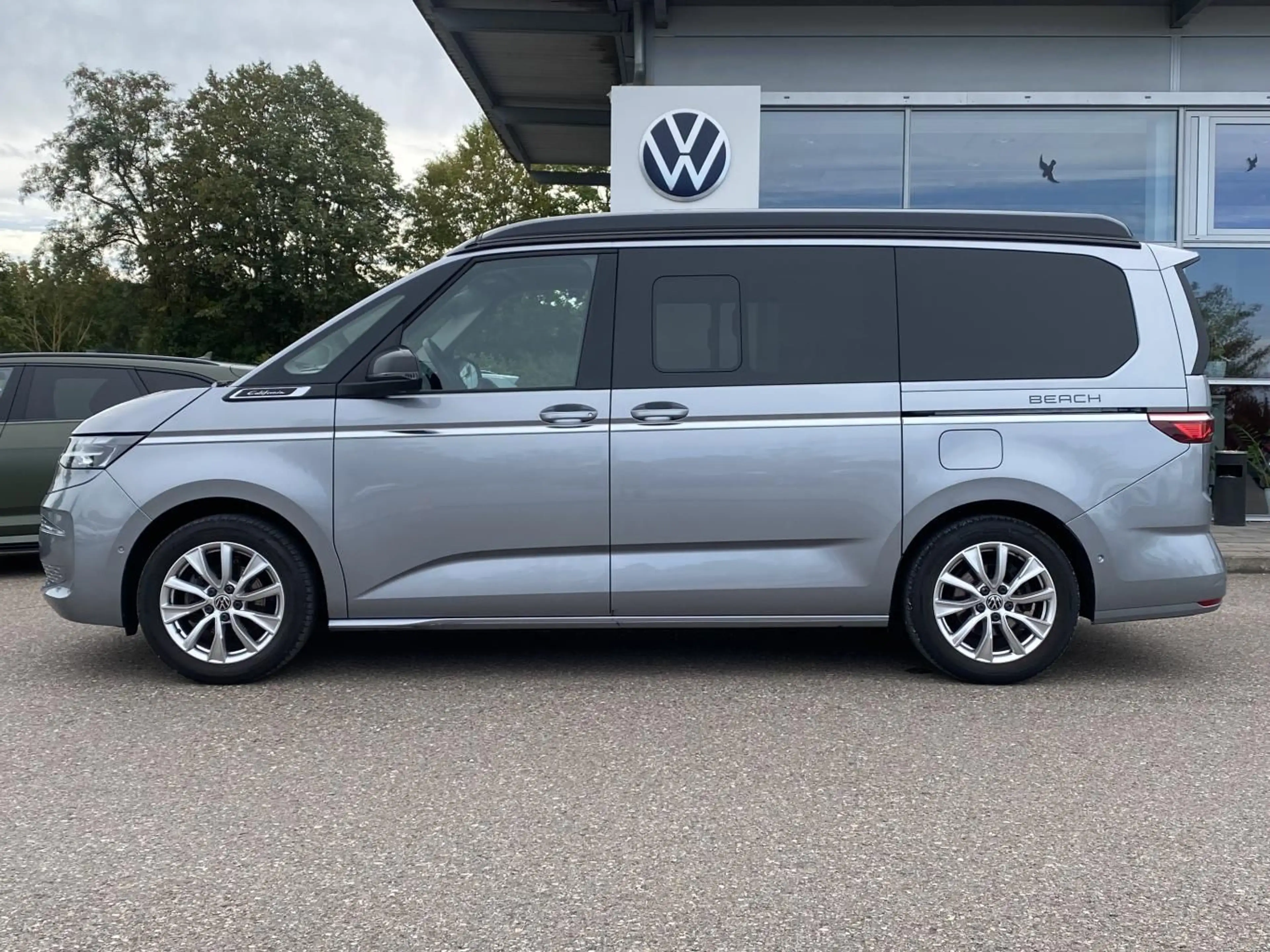 Volkswagen T7 California Beach 2.0 TDI DSG AHK+APP-CONNECT+ — photo 2