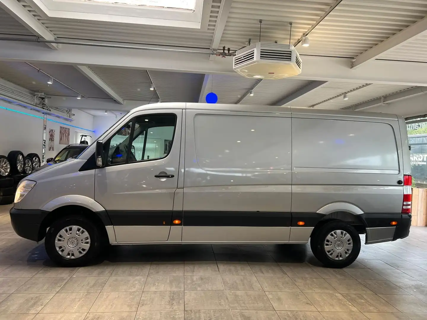 Mercedes-Benz Sprinter 316 CDI L2-H1 *LANG*Garantie*AHK* Zilver - 2