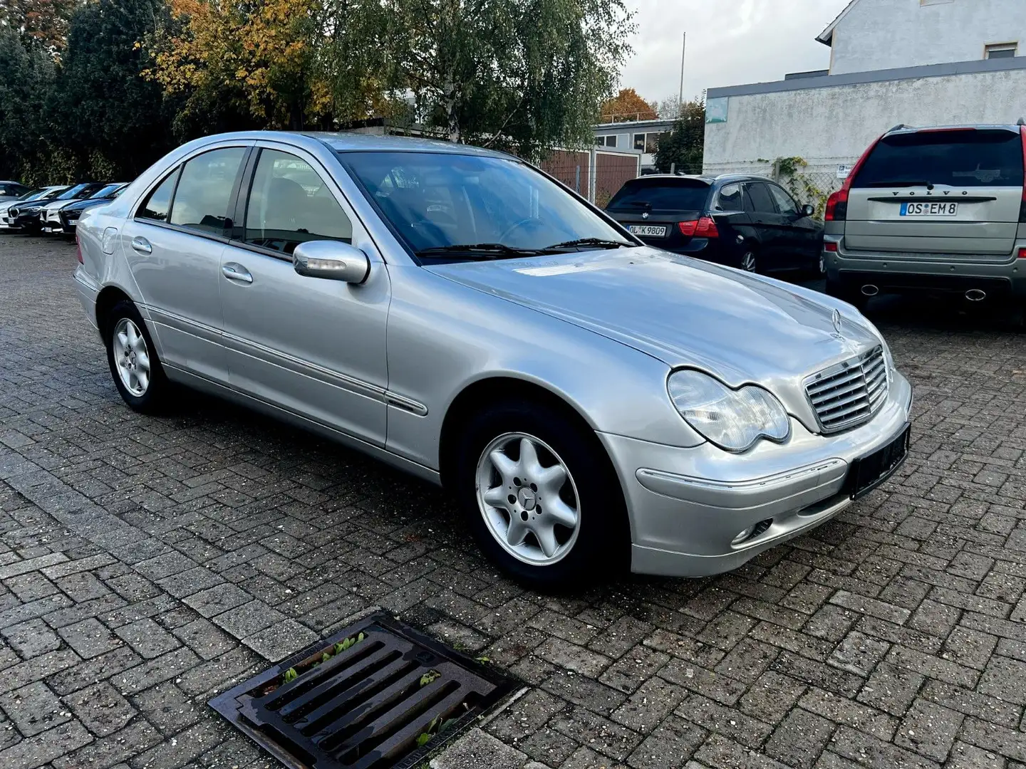 Mercedes-Benz C 180 C -Klasse Lim. Kompressor "TÜV,AHK, 6GANG" Silber - 2