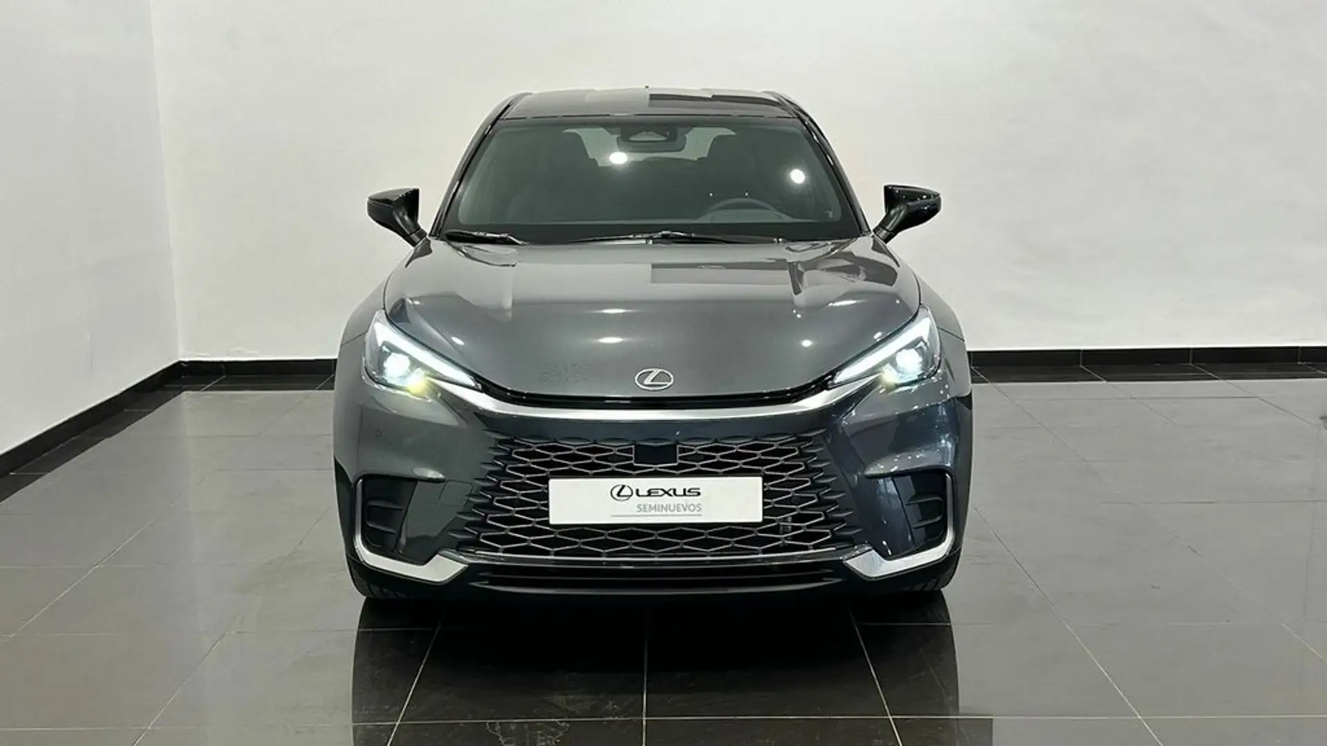 Lexus LBX EMOTION+ Gris - 2