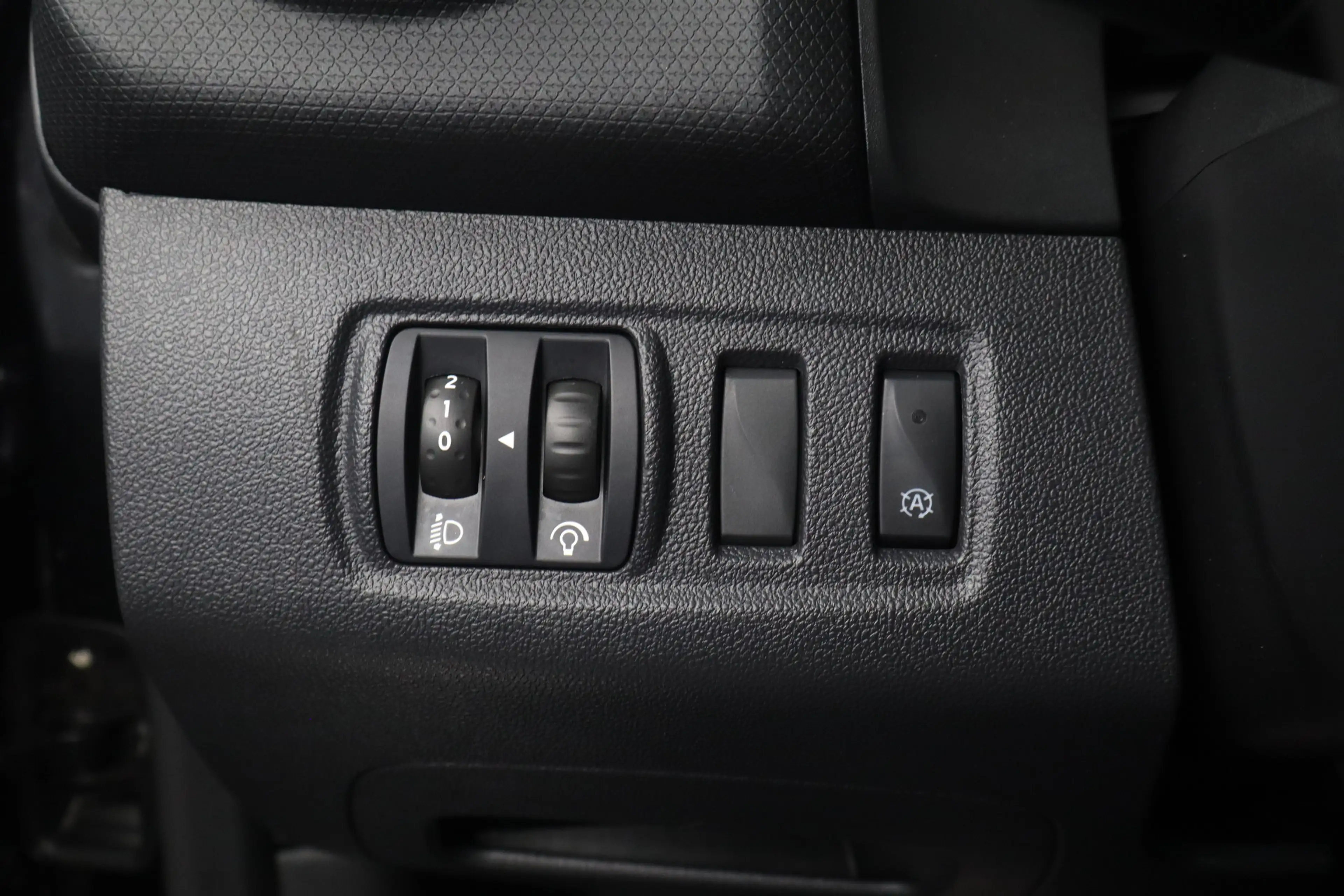 Renault Clio 0.9 TCe Limited/ Keyless/ Navi/ Apple + Android/ D — photo 26