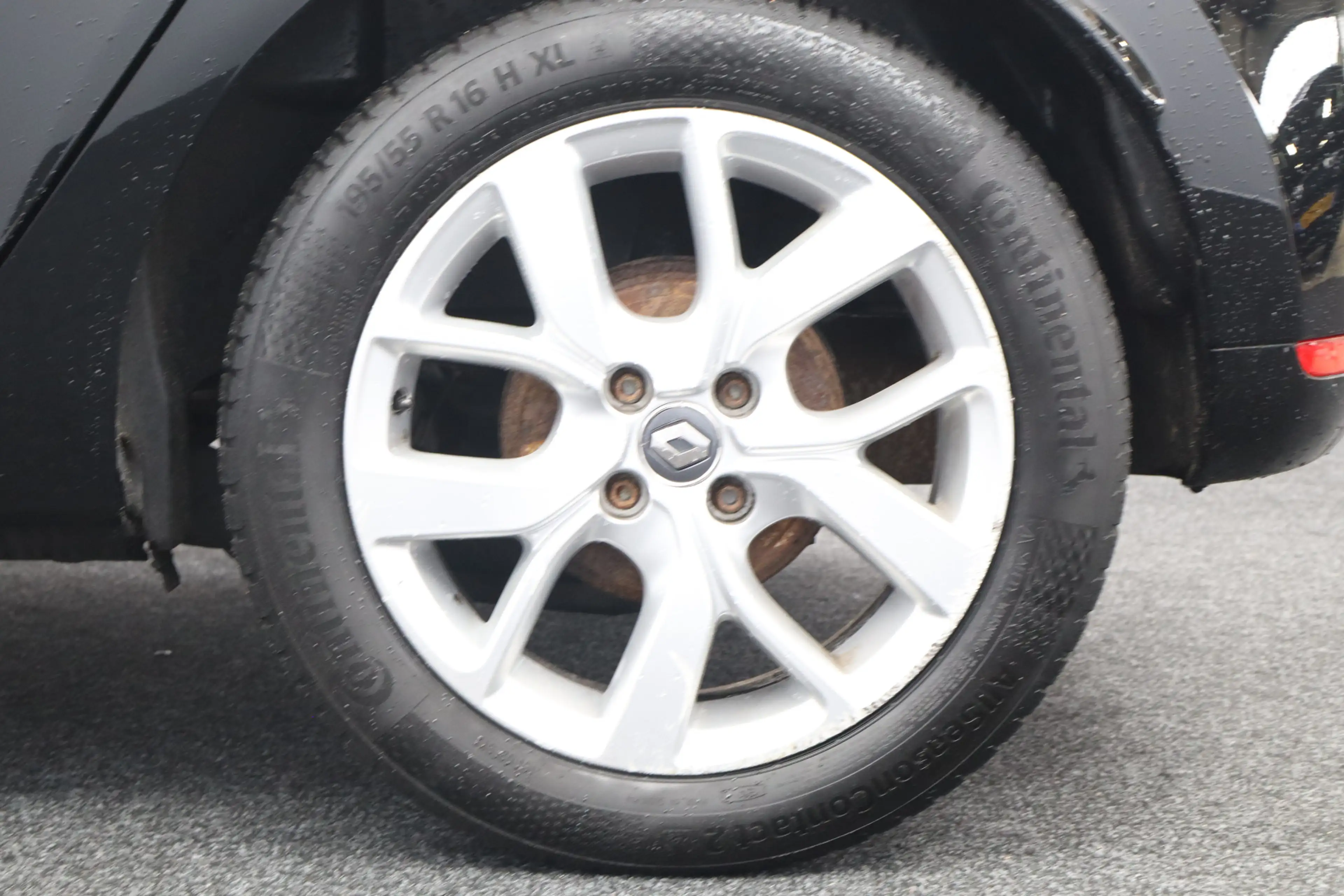 Renault Clio 0.9 TCe Limited/ Keyless/ Navi/ Apple + Android/ D — photo 38
