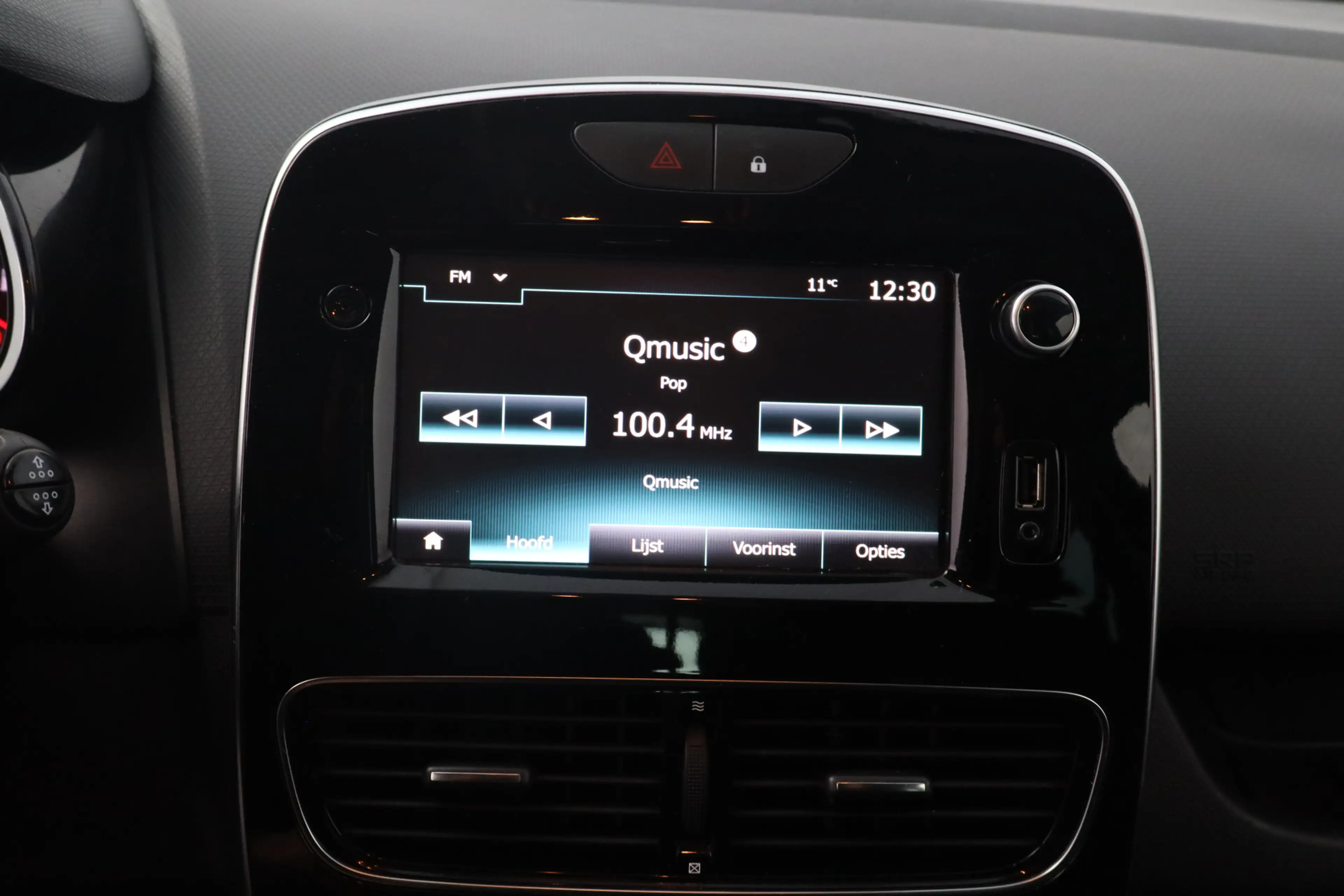 Renault Clio 0.9 TCe Limited/ Keyless/ Navi/ Apple + Android/ D — photo 25