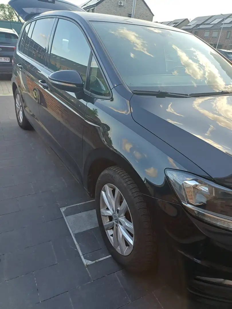 Volkswagen Touran Touran 1.6 TDi SCR Trendline Zwart - 1