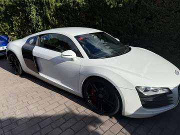 R8 4.2 FSI quattro R tronic