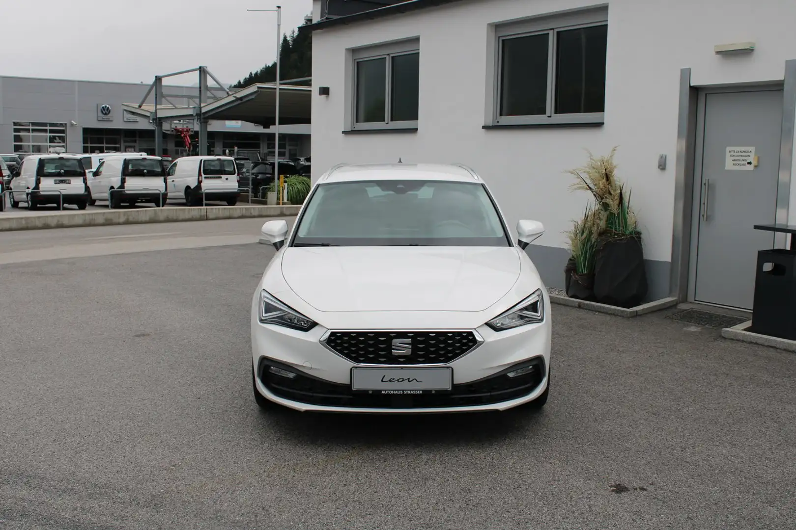 SEAT Leon XC eHYBRID 150/204 DSG Weiß - 2