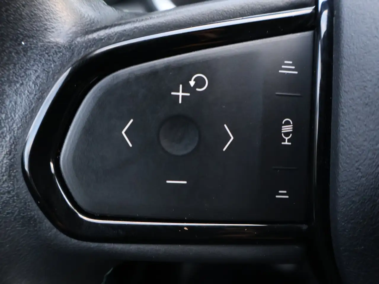 Lynk & Co 01 1.5 Black Edition Pano 360 Autopark Adaptive, миниатюра 9