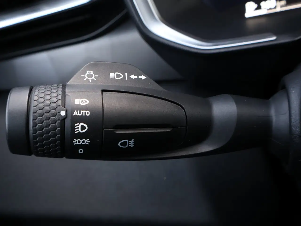Lynk & Co 01 1.5 Black Edition Pano 360 Autopark Adaptive, миниатюра 11