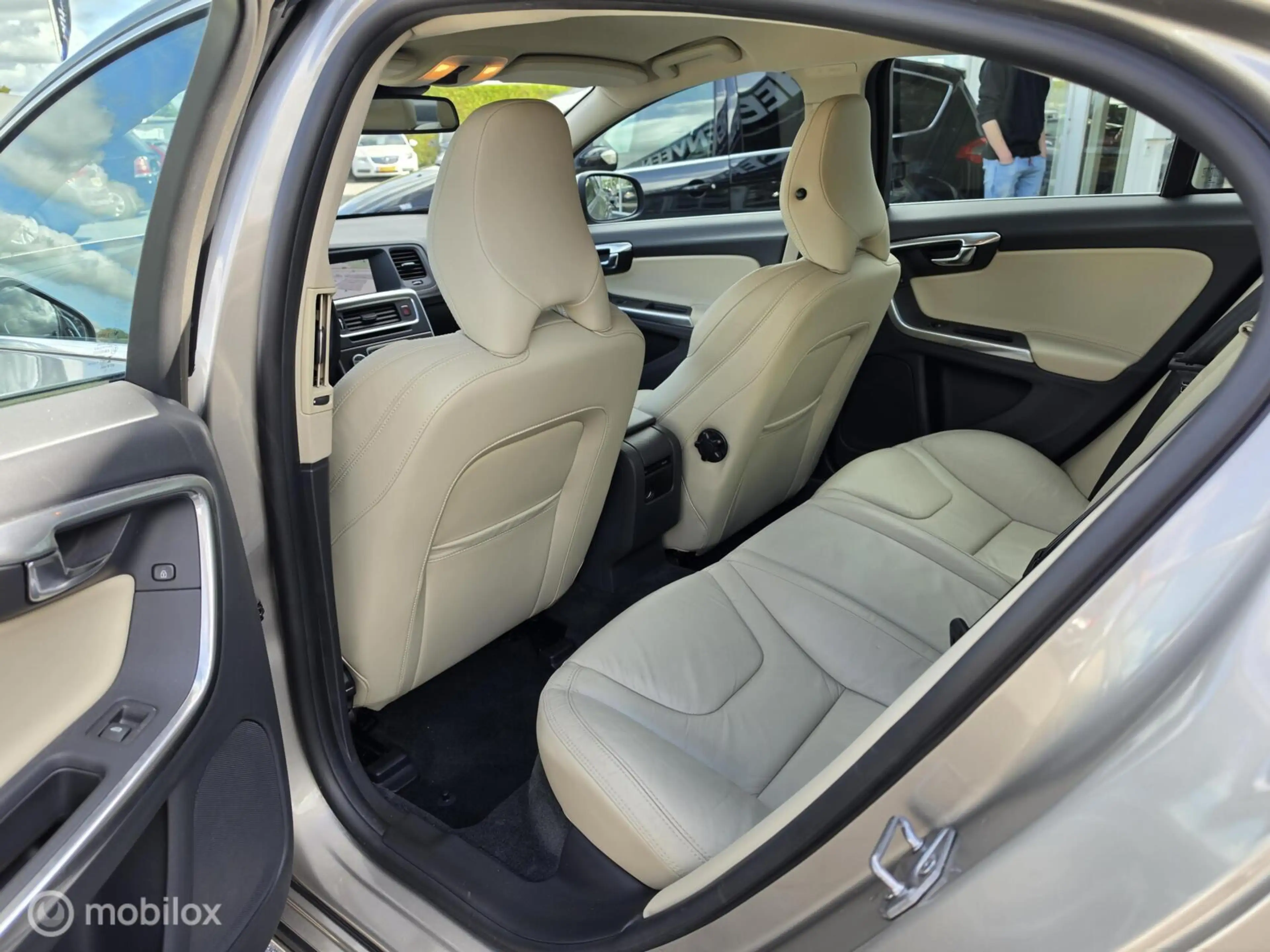 Volvo S60 1.6 T3 Summum — photo 13