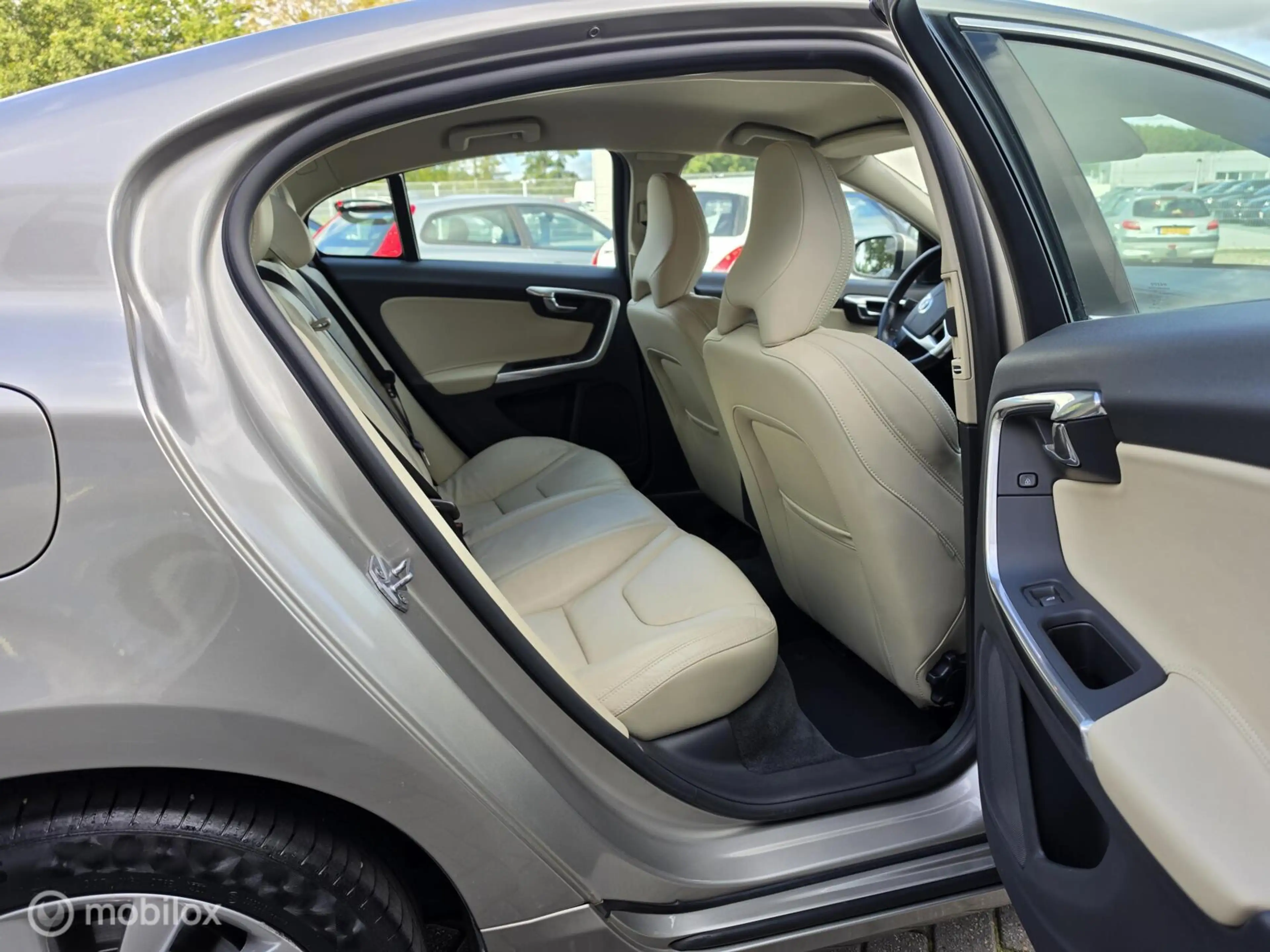 Volvo S60 1.6 T3 Summum — photo 11