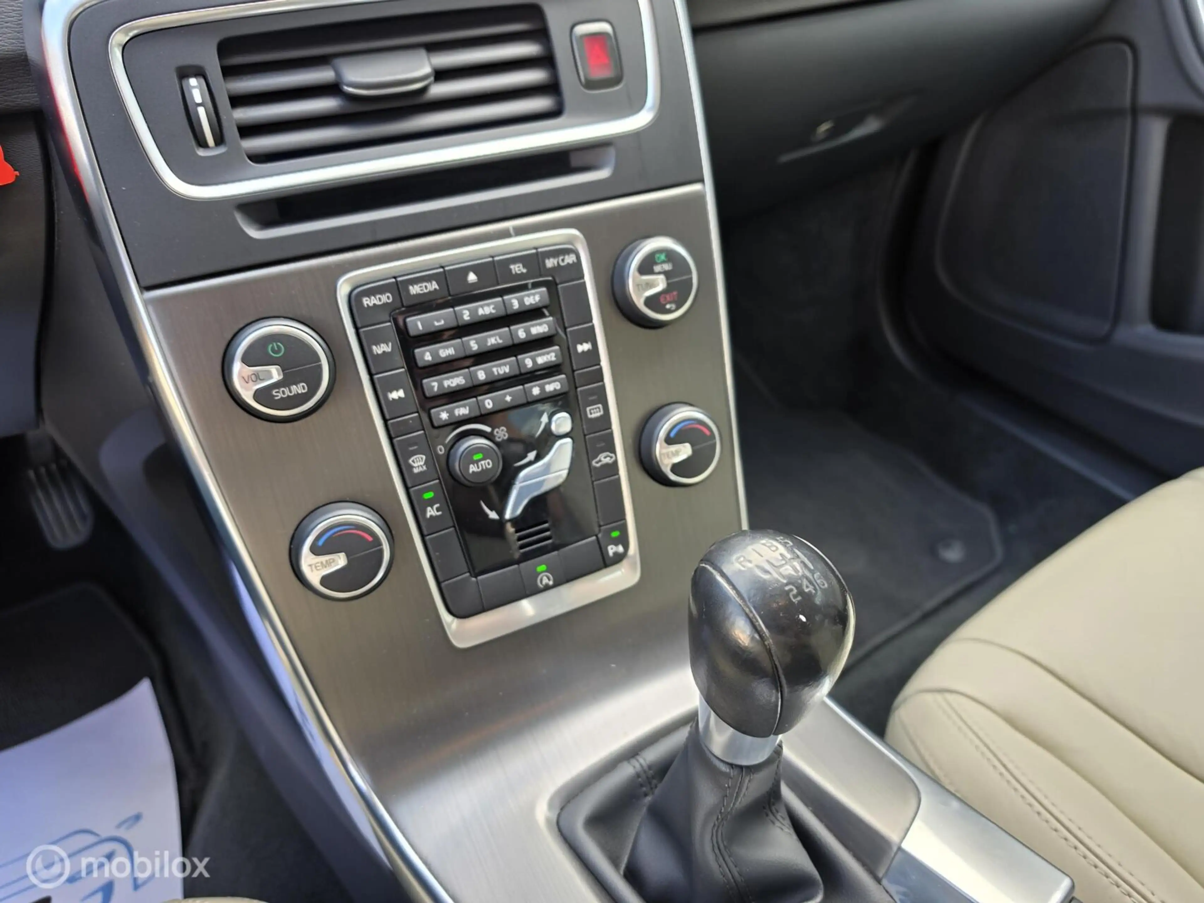 Volvo S60 1.6 T3 Summum — photo 15