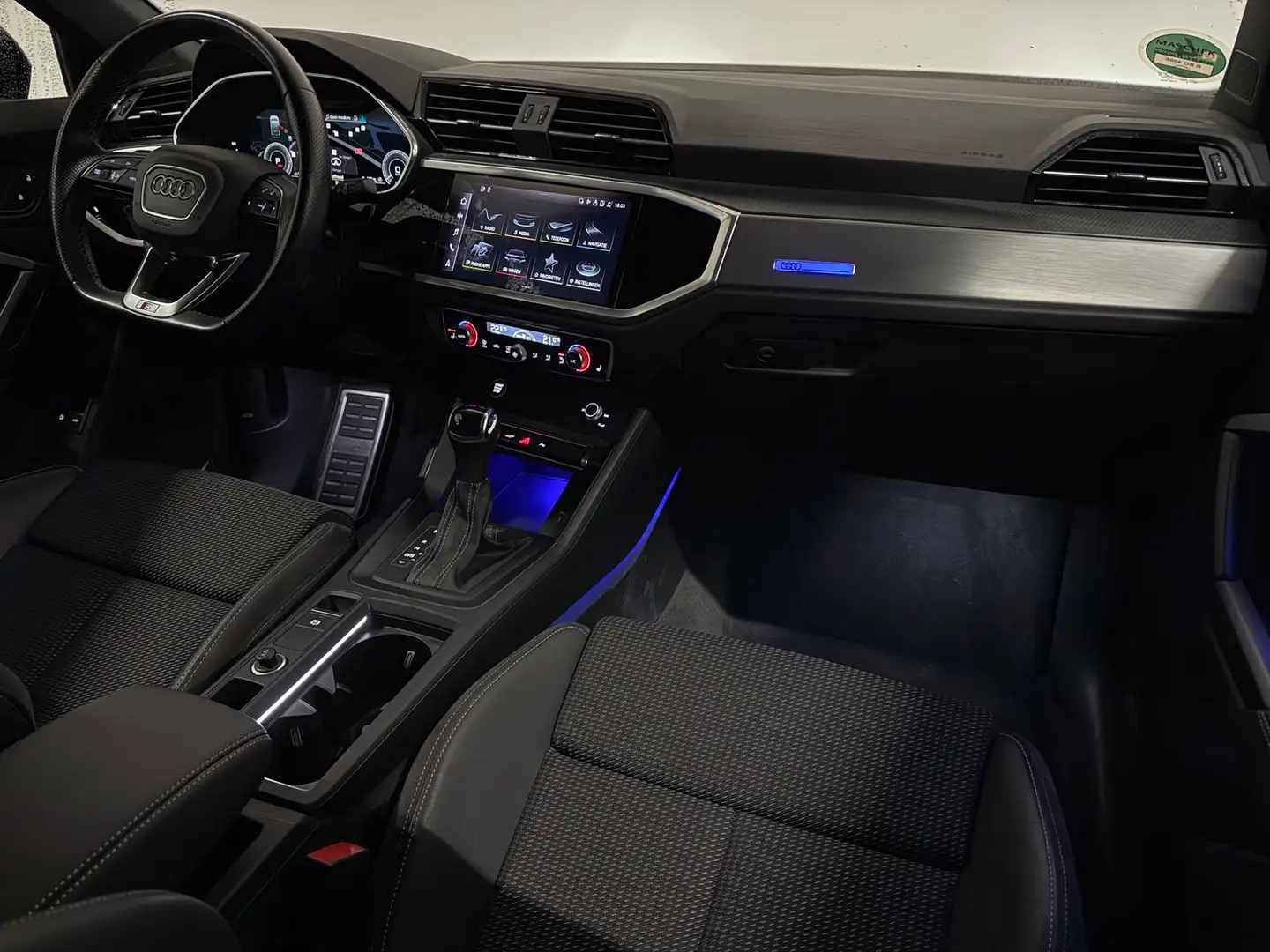 Audi Q3 Sportback 45 TFSI e 3 X S LINE ACC Pano Sfeer Keyl Schwarz - 2