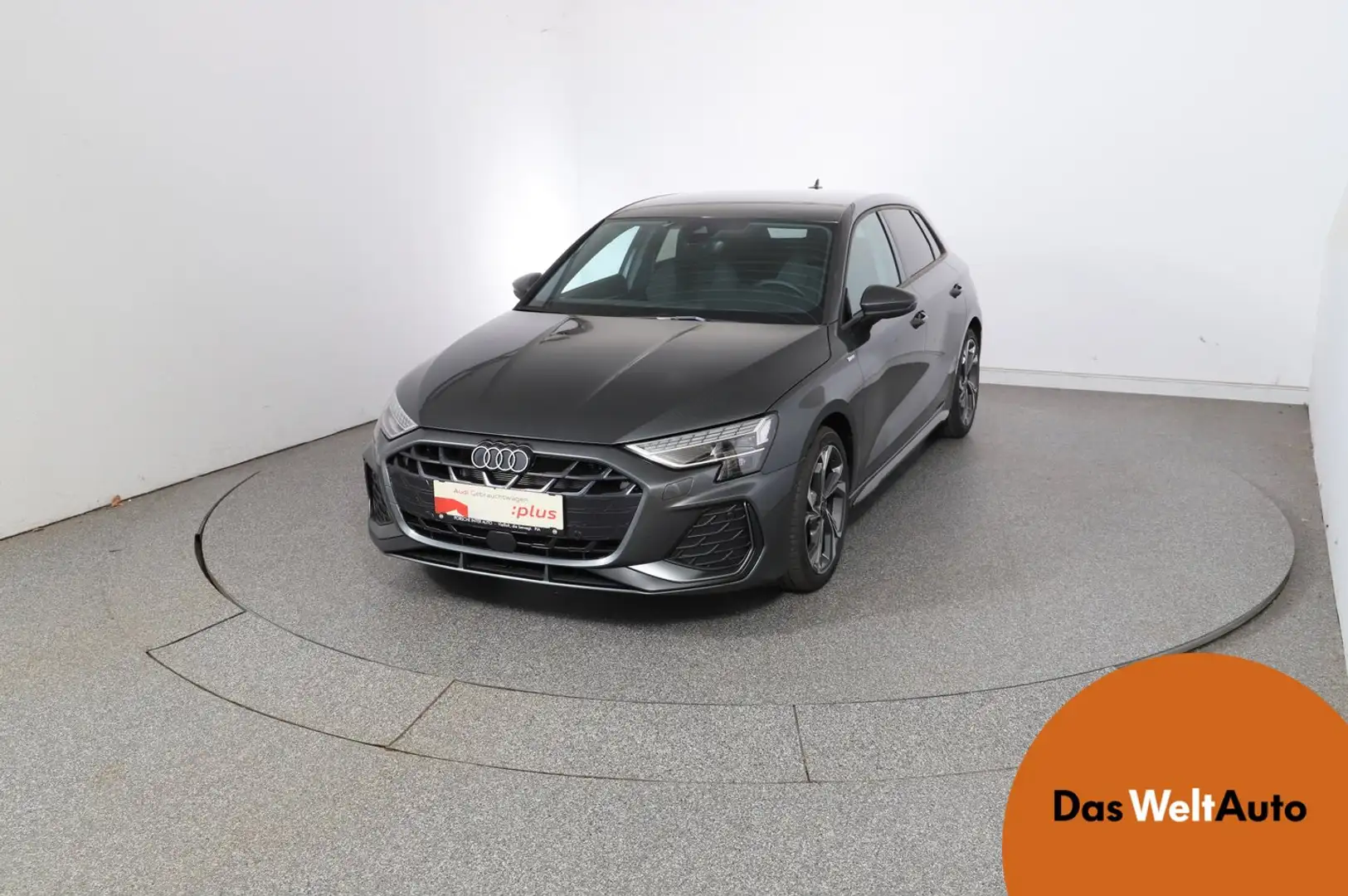 Audi A3 30 TFSI S line Grijs - 1