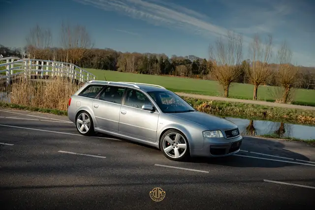 Audi RS6 4.2 Quattro C5 Avant