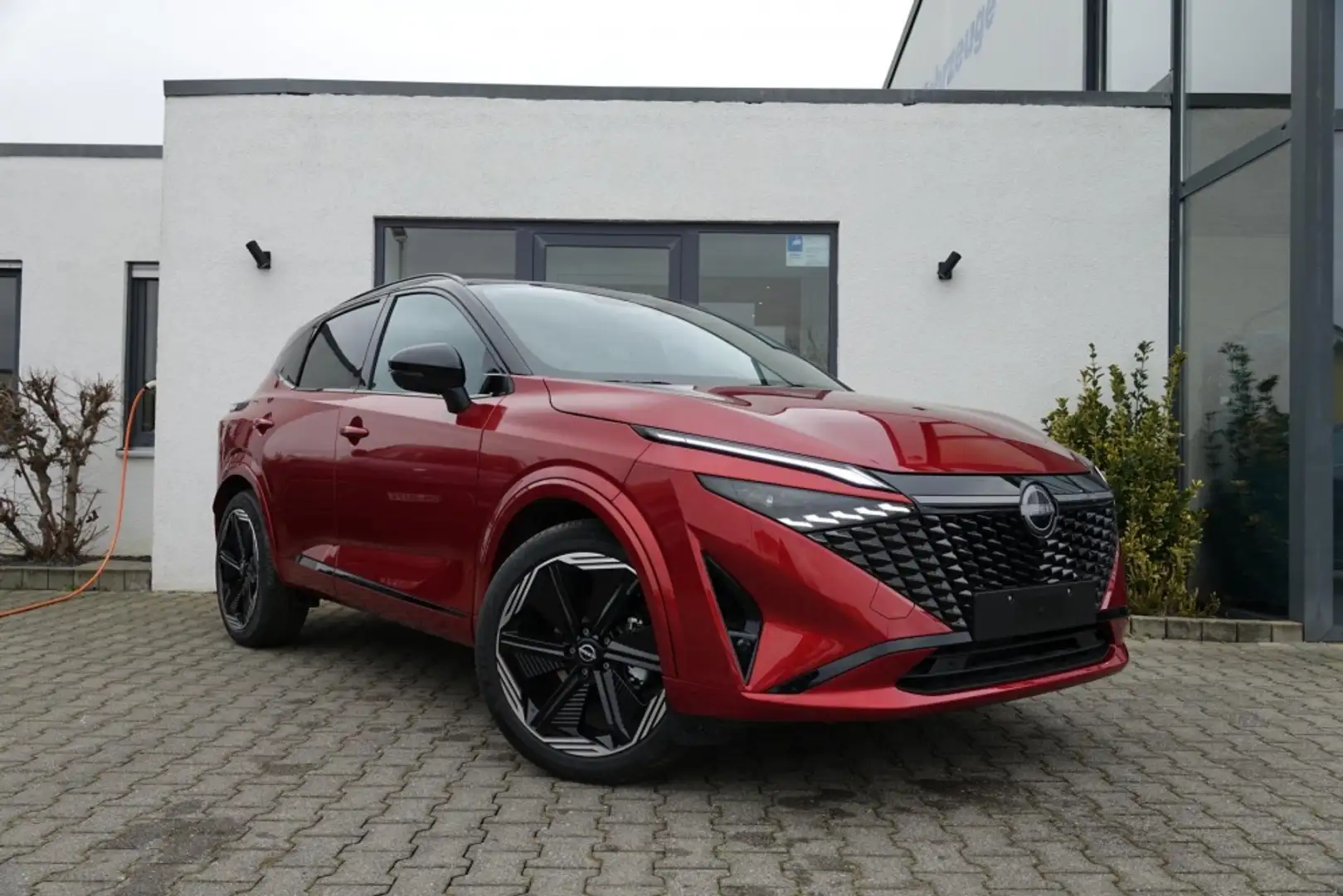 Nissan Qashqai N-Design Xtro ALLRAD KomfortP+/Pano/AHK! Czerwony - 1